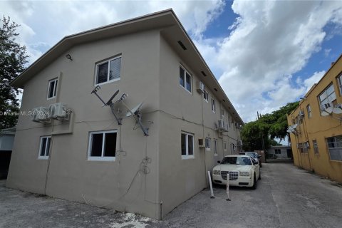 Immobilier commercial à vendre à Miami, Floride: 419.92 m2 № 1305841 - photo 7