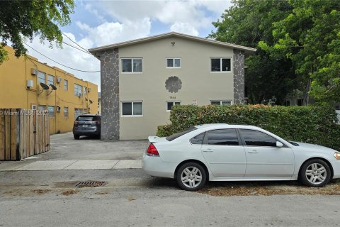 Immobilier commercial à vendre à Miami, Floride: 419.92 m2 № 1305841 - photo 10