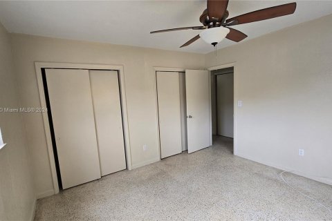 Immobilier commercial à vendre à Miami, Floride: 419.92 m2 № 1305841 - photo 13