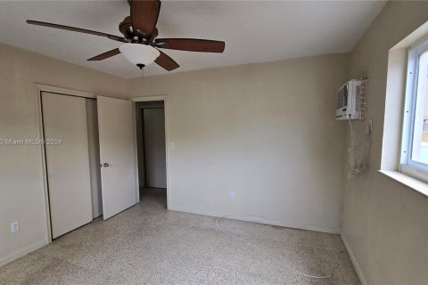 Immobilier commercial à vendre à Miami, Floride: 419.92 m2 № 1305841 - photo 12