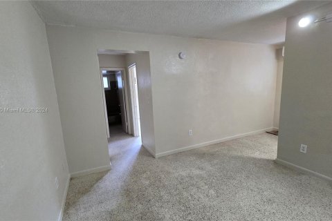 Immobilier commercial à vendre à Miami, Floride: 419.92 m2 № 1305841 - photo 15