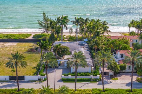 Villa ou maison à vendre à Golden Beach, Floride: 4 chambres, 436.73 m2 № 825122 - photo 1