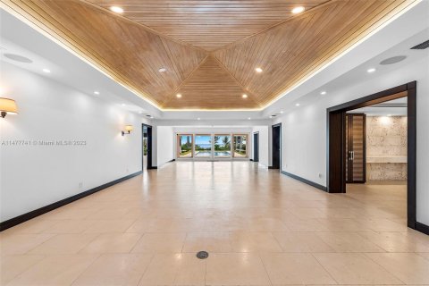 Villa ou maison à vendre à Golden Beach, Floride: 4 chambres, 436.73 m2 № 825122 - photo 15