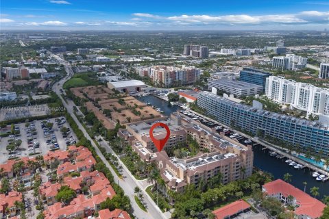 Condo in Aventura, Florida, 2 bedrooms  № 1328981 - photo 24