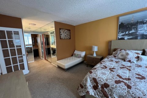 Condo in Hollywood, Florida, 2 bedrooms  № 921052 - photo 8