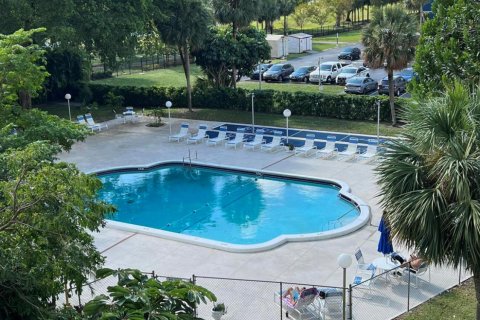 Copropriété à vendre à Hollywood, Floride: 2 chambres, 151.8 m2 № 921052 - photo 27