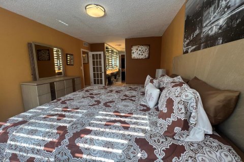 Copropriété à vendre à Hollywood, Floride: 2 chambres, 151.8 m2 № 921052 - photo 11