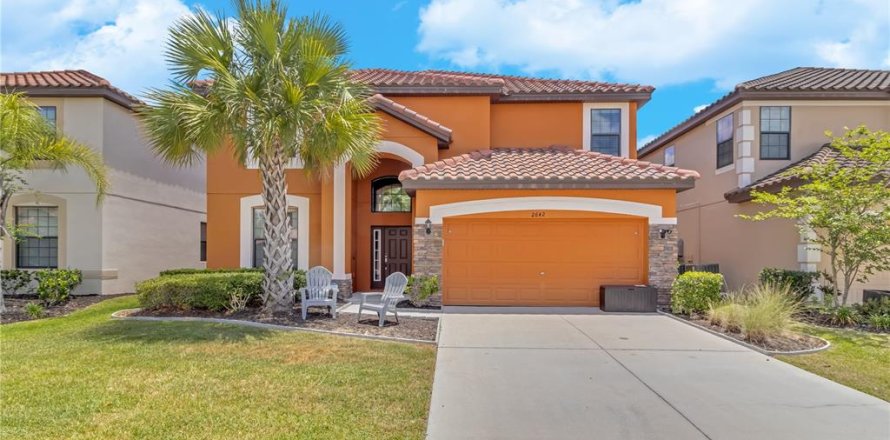 Casa en Kissimmee, Florida 6 dormitorios, 267 m2 № 1350987