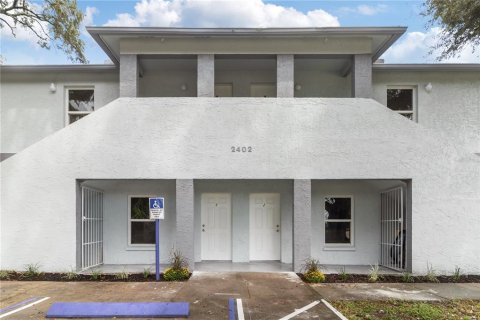 Immobilier commercial à vendre à Tampa, Floride: 241.55 m2 № 1350992 - photo 2