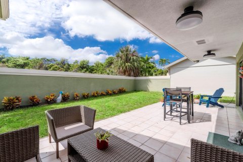 House in Jupiter, Florida 3 bedrooms, 175.49 sq.m. № 929903 - photo 8