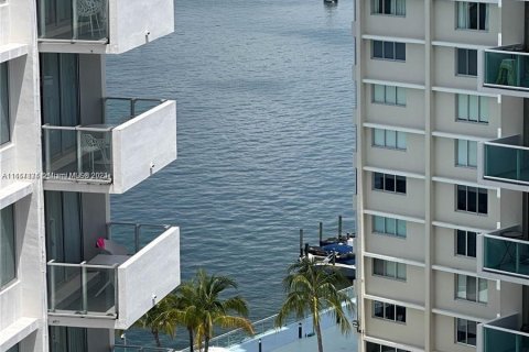 Copropriété à louer à Miami Beach, Floride: 1 chambre, 75.16 m2 № 1370845 - photo 11