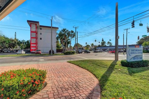 Propiedad comercial en venta en Wilton Manors, Florida № 1370843 - foto 25