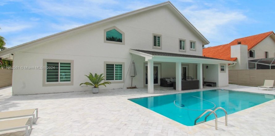 Villa ou maison à Miami, Floride 4 chambres, 302.49 m2 № 1370799