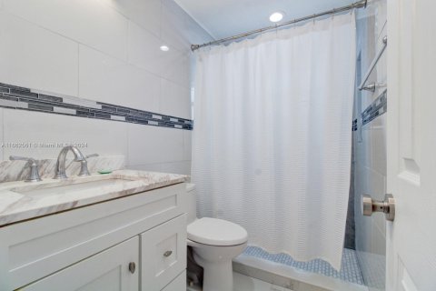 Купить виллу или дом в Майами, Флорида 4 спальни, 302.49м2, № 1370799 - фото 18