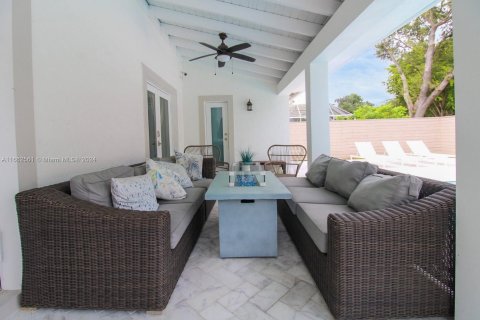 Villa ou maison à vendre à Miami, Floride: 4 chambres, 302.49 m2 № 1370799 - photo 22