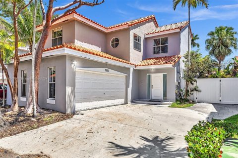 Villa ou maison à vendre à Hollywood, Floride: 3 chambres, 157.93 m2 № 1173352 - photo 2