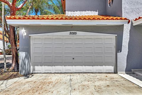 House in Hollywood, Florida 3 bedrooms, 157.93 sq.m. № 1173352 - photo 4