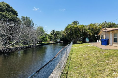 House in Fort Lauderdale, Florida 4 bedrooms, 157.56 sq.m. № 1173213 - photo 17