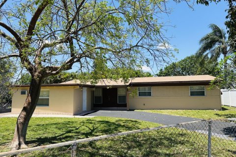 House in Fort Lauderdale, Florida 4 bedrooms, 157.56 sq.m. № 1173213 - photo 23