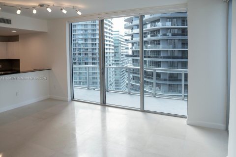 Condo in Miami, Florida, 2 bedrooms  № 1187772 - photo 11