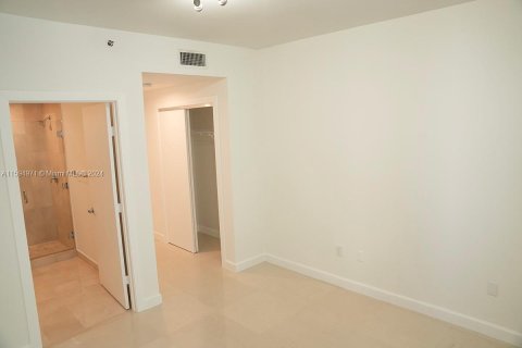 Condominio en venta en Miami, Florida, 2 dormitorios, 119.66 m2 № 1187772 - foto 17