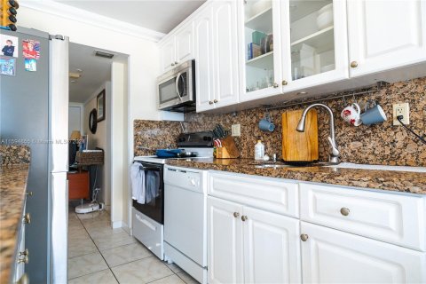 Condominio en venta en Sunny Isles Beach, Florida, 2 dormitorios, 118.45 m2 № 1187527 - foto 7