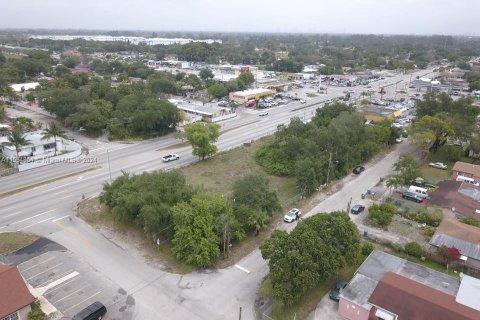 Propiedad comercial en venta en Miami, Florida № 1187526 - foto 2