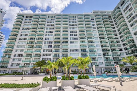 Condo in Miami Beach, Florida, 2 bedrooms  № 1210311 - photo 23