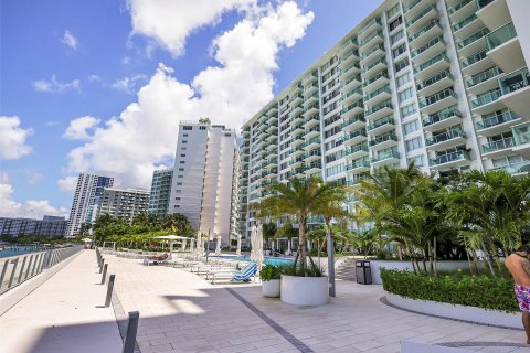 Condo in Miami Beach, Florida, 2 bedrooms  № 1210311 - photo 20