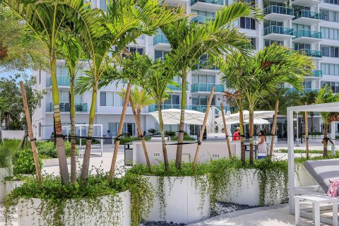 Condo in Miami Beach, Florida, 2 bedrooms  № 1210311 - photo 25