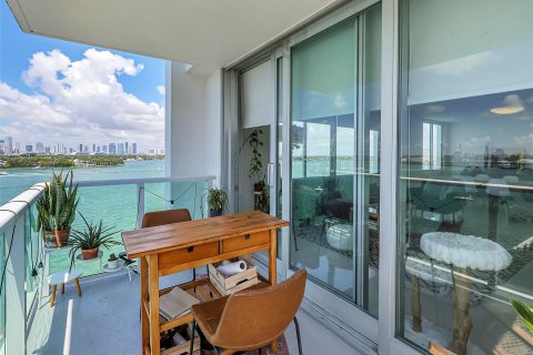 Condo in Miami Beach, Florida, 2 bedrooms  № 1210311 - photo 29