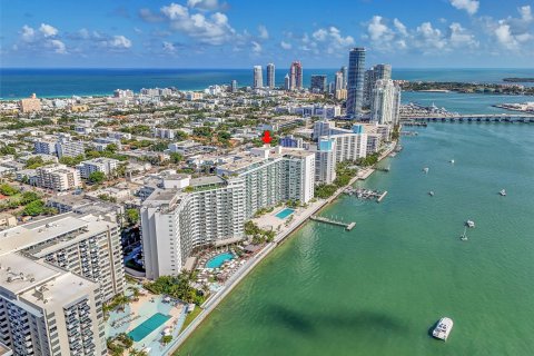 Condo in Miami Beach, Florida, 2 bedrooms  № 1210311 - photo 6