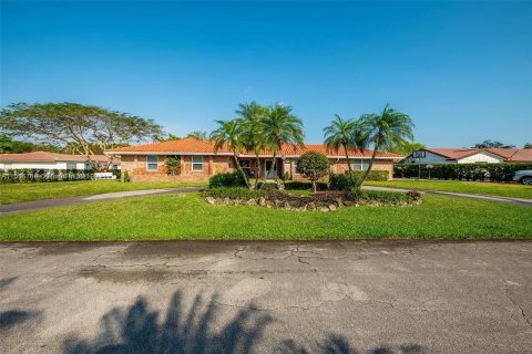 Casa en venta en Coral Springs, Florida, 3 dormitorios, 210.8 m2 № 1077995 - foto 1