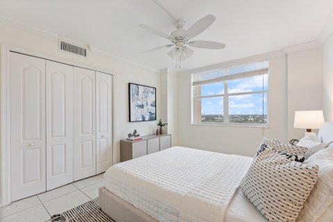 Condo in Lauderdale-by-the-Sea, Florida, 2 bedrooms  № 856075 - photo 20
