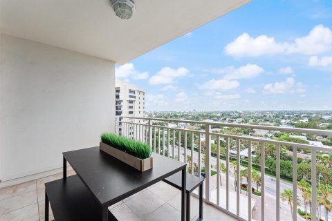 Condominio en venta en Lauderdale-by-the-Sea, Florida, 2 dormitorios, 123.56 m2 № 856075 - foto 1