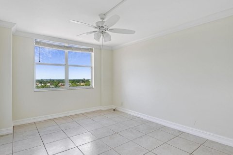Condo in Lauderdale-by-the-Sea, Florida, 2 bedrooms  № 856075 - photo 12