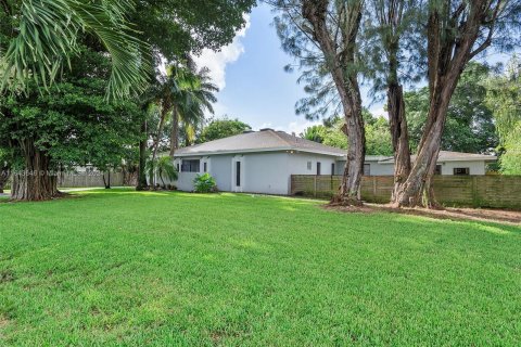 Villa ou maison à vendre à Miami, Floride: 6 chambres, 380.16 m2 № 1333062 - photo 4