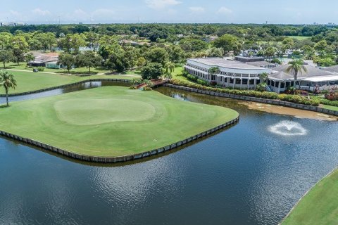 Villa ou maison à vendre à West Palm Beach, Floride: 2 chambres, 178.93 m2 № 1161772 - photo 1