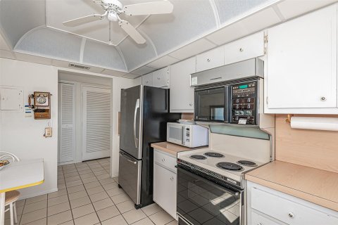 Copropriété à vendre à Pompano Beach, Floride: 2 chambres, 132.11 m2 № 914305 - photo 24
