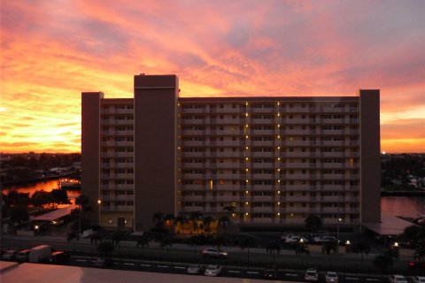 Condominio en venta en Pompano Beach, Florida, 2 dormitorios, 132.11 m2 № 914305 - foto 1