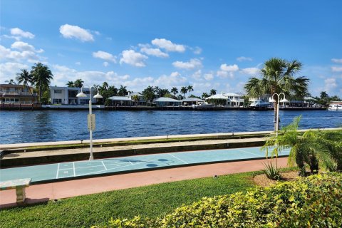 Copropriété à vendre à Pompano Beach, Floride: 2 chambres, 132.11 m2 № 914305 - photo 9
