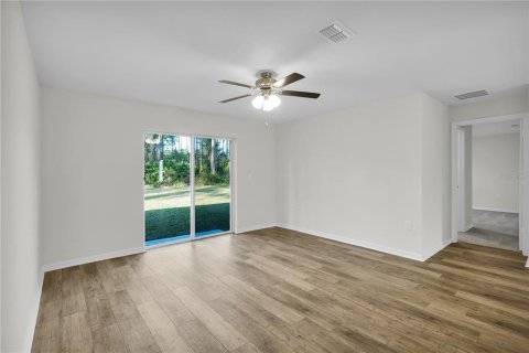 House in Port Charlotte, Florida 3 bedrooms, 117.99 sq.m. № 646012 - photo 6