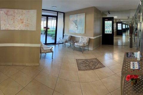 Copropriété à vendre à Pompano Beach, Floride: 1 chambre, 89.19 m2 № 968302 - photo 14