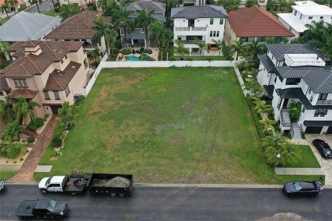 Terreno en venta en Redington Shores, Florida № 1317795 - foto 2