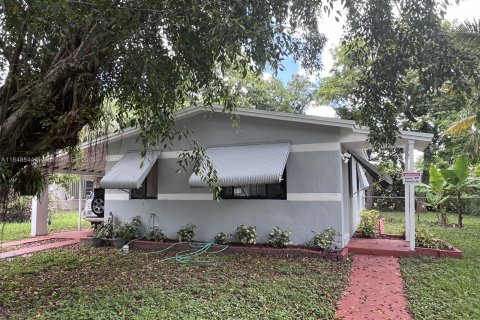 Villa ou maison à vendre à Lauderhill, Floride: 3 chambres, 70.61 m2 № 1331258 - photo 1