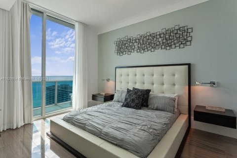 Condominio en venta en Hallandale Beach, Florida, 3 dormitorios, 190.45 m2 № 613948 - foto 21