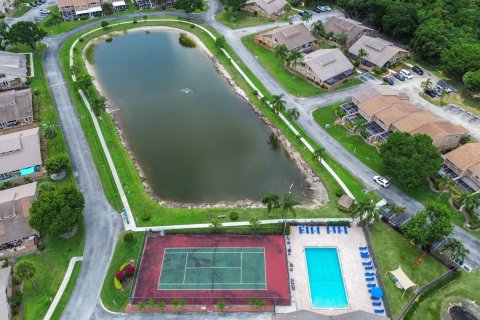 Townhouse in Jupiter, Florida 4 bedrooms, 189.99 sq.m. № 1182215 - photo 3