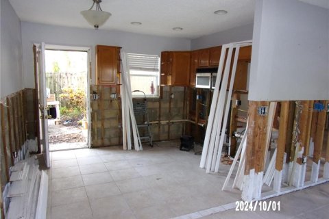 Propiedad comercial en venta en New Port Richey, Florida, 4 dormitorios, 102.56 m2 № 1390359 - foto 11