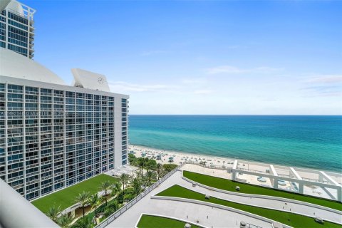 Condo in Miami Beach, Florida, 1 bedroom  № 862127 - photo 14