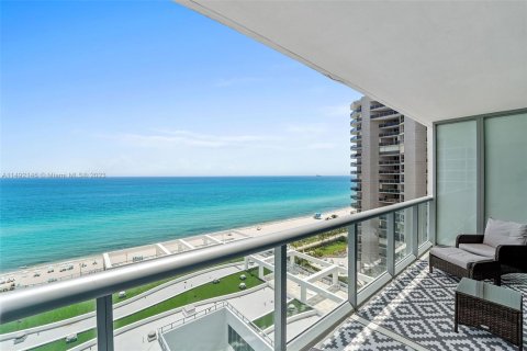 Condo in Miami Beach, Florida, 1 bedroom  № 862127 - photo 12